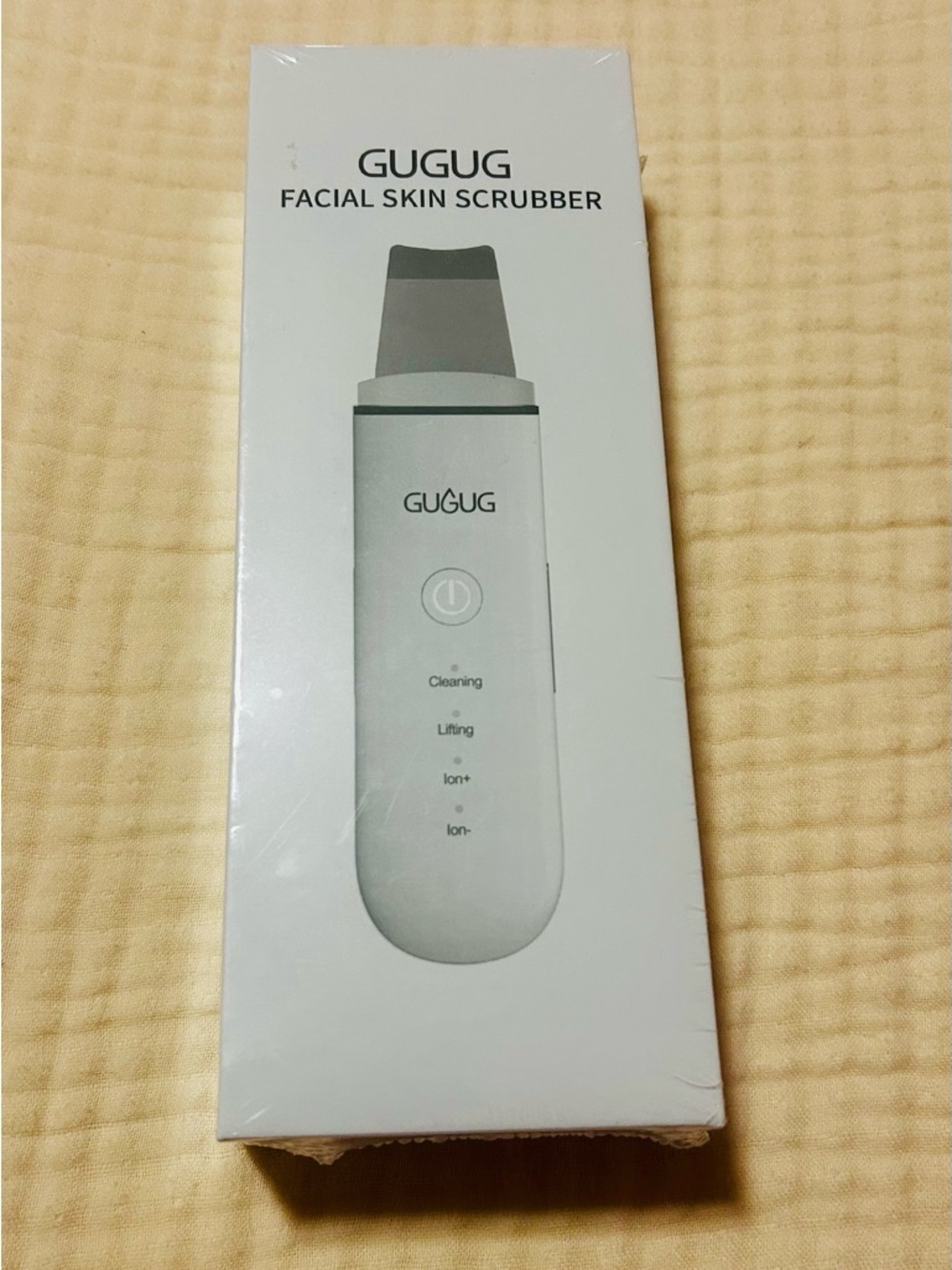 White Facial Skin Scrubber - Gentle Deep Clean